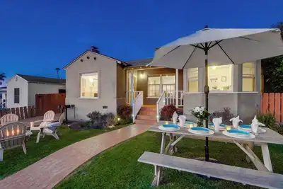 Image de Animaux Ok, structure de jeu, parking, 2 blocs 2 falaises pour 6 personnes A / C