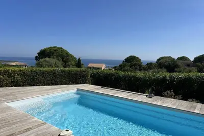 Image de Ste Lucie De Porto Vecchio Pinarello villa vue mer/piscine chauffée climatisée