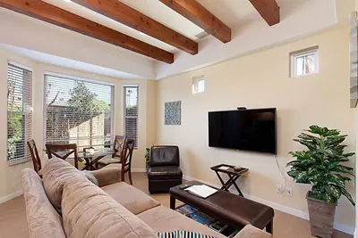 Image de Plage, terrasse privée, climatisation, garage, vélos, propre, avis, à pied des restaurants