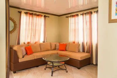 Image de Appartement moderne à deux chambres situé dans la zone historique de Bridgetown, à la Barbade