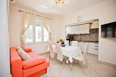 Image de Comfort Home On The Beach Parfait pour les couples Wifi gratuit Barbecue Parking Boat Mooring