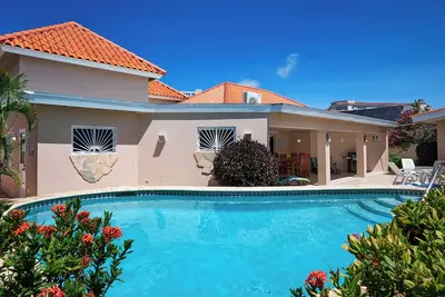 Image de Nouveaux tarifs économiques réduits! ! ! Villa spacieuse dans la région de Palm Beach - Piscine, 3 ou 4 Br