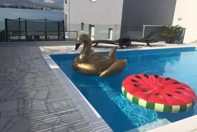 Image de Villa Aria, bord de mer, 18 personnes, Trogir
