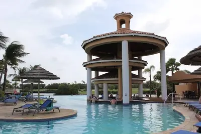 Image de Paradise condo dans le Divi Liens avec vue sur le golf