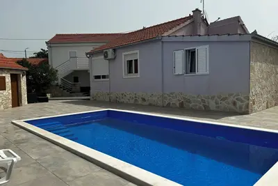 Image de Villa cachée **** avec piscine privée dans un endroit paisible