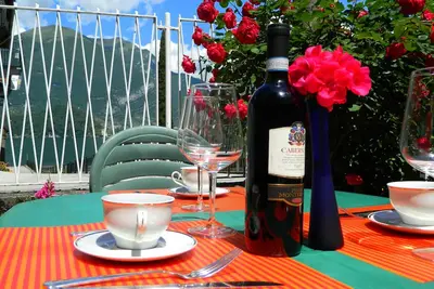 Image de appartement spacieux, 4/5 personnes, 10 min de Bellagio, jardin avec vue sur le lac