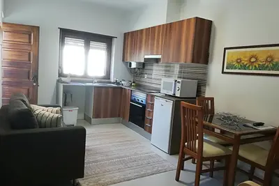 Image de T2 Maison, vue Serra Arrábida, près de la plage et un parking privé.