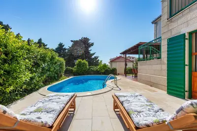 Image de Villa Liza avec piscine privée près de la plage