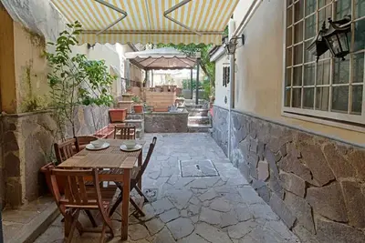 Image de Appartement pour 4 avec jacuzzi chauffé et jardin privé, à 2 min de S. Croix