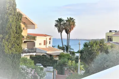 Image de Villa Anny, villa récemment rénovée en bord de mer