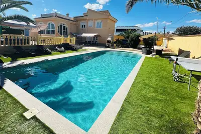 Image de Belle villa avec grande piscine et studio indépendant à ciudad quesada Wifi