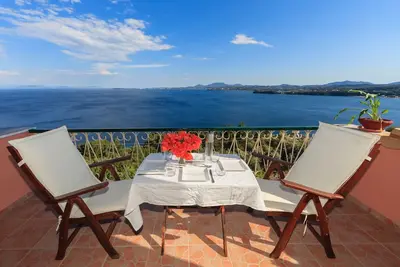 Image de Vill Pergola Elli, appartement de vacances à Corfou, Grèce avec vue imprenable sur la mer!