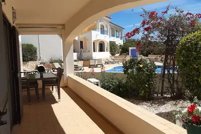 Image de Appartement de luxe et spacieux 2 chambres dans le centre de Carvoeiro (très près de la plage)