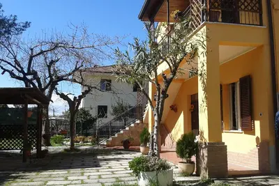 Image de Appartement indépendant dans une villa avec jardin