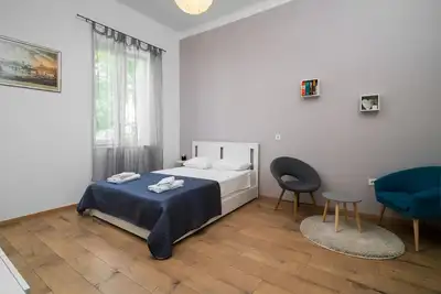 Image de Studio confortable pour 2 personnes en position Top, près du centre historique