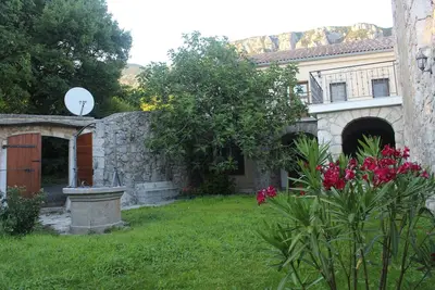 Image de Villa Bartola rustique pour des vacances reposantes dans un environnement tranquille