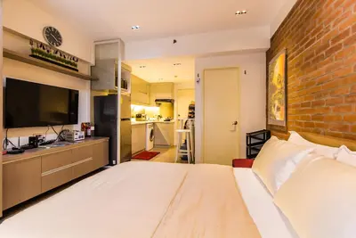 Image de Studio spacieux avec vue incroyable Balcon à Greenbelt Makati