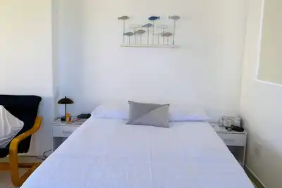 Nouveau! 2 Omega. Parfaitement aménagé. Un lieu de restauration pour les affaires ou les vacances.
