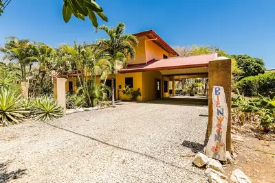 Image de Casa Bendita à quelques pas de la belle et vierge Playa Junquillal