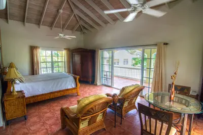 Image de Grace Bay Beach Ocean Villas, villa aux orchidées. Classé n ° 1 sur TripAdvisor.