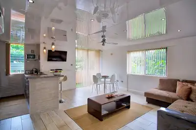 Image de Eshae Living - Île Modern Living + Idéalement situé dans Ocho Rios