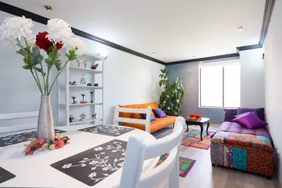 Image de Stratégiquement situé et confortable, suite spacieuse! !