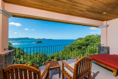 Image de Condo avec Vue Spectaculaire! !