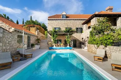 Image de Villa Joe - Villa en pierre de 1856 récemment rénovée - Piscine chauffée