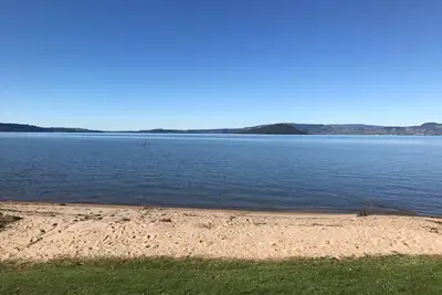Image de Maison de caractère confortable près du lac Rotorua, Wifi rapide, Netflix gratuit!