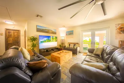 Image de Luxueuse maison moderne en bord de mer - Détendez-vous et détendez-vous