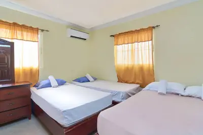 Image de 2 Bedroom 2 Bathroom Apartment on Ground Floor - 5 personnes