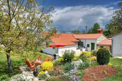 Image de Romantic Villa Angelina avec piscine pour des vacances très spéciales