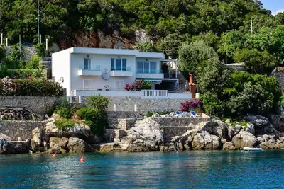 Image de Beach House - Spectacular beach house with hot tub (5 bedrooms, 4 bathrooms)