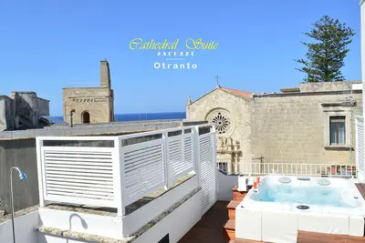 Image de Suite Cathédrale | Otrante avec toit privé Jacuzzi<br><br>Appart hôtel de luxe