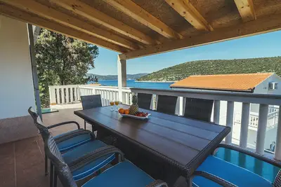 Image de Maison De Plage Sur L'ÎLE, Piscine CHAUFFÉE, Plage PRIVÉE, COMTÉ De Split