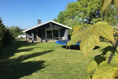 Image de bonne raison. adapté aux enfants. plage à 250m. 10 vélos, trampoline. 6-8 pes