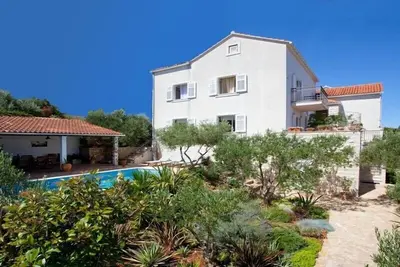 Image de Villa familiale Lukrecia à Supetar avec piscine privée