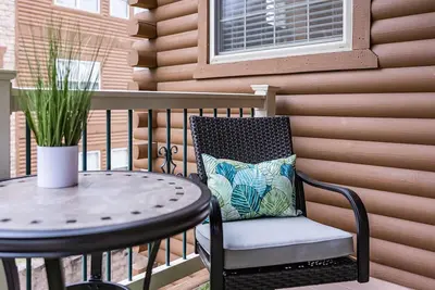 Image de Proche Resort Silver Dollar City! Magnifique condo haut de gamme. Wifi Gratuit!