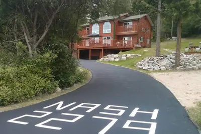 Image de Calme paisible Carmi Mountain Home.