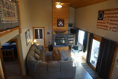 Image de Scenic 3 Bdrm vacances Accueil W / 3 salles de bains, WiFi, pour 10 personnes, bain à remous