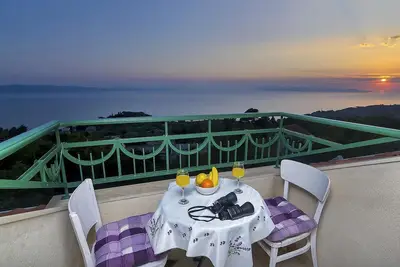 Image de Vacances en famille! Villa avec piscine, barbecue et vue mer à Podgora, Makarska Riviera!
