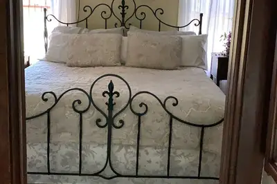 Image de Bienvenue à la maison de grand-mère! J'adorerais accueillir votre famille et vos amis! 2 nuits min!