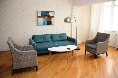 Image de Appartement 3 chambres avec vue sur le centre-ville de Bakou et la mer Caspienne