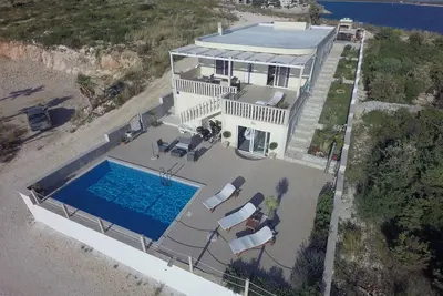 Image de Belle villa Anamarija avec une vue imprenable
