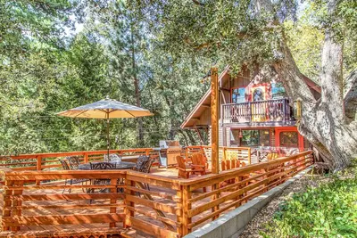 Image de Cabine À Jours Mis À Jour ~ Calme, propre et confortable ~ Marchez vers les sentiers, à 3 minutes de la ville!