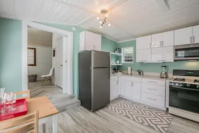 Image de Deep Eddy Cottage - Emplacement idéal à Austin