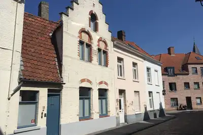 Image de Charmante maison flamande du 17e siècle au centre médiéval de Bruges