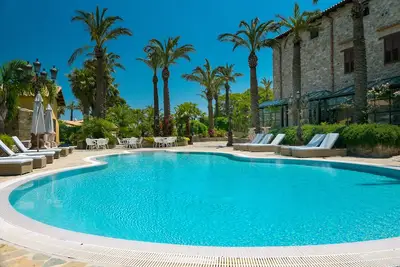 Image de Villa de luxe / Piscine chauffée privée / Jardin privé