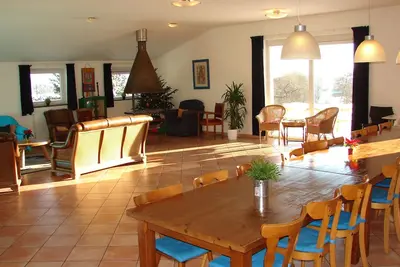 Image de Belgian Eifel: grande maison de vacances accessible en fauteuil roulant pour 22 personnes, 9 chambres, WiFi