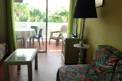 A louer studio tout équipé aux marines (97118 saint-François) Guadeloupe